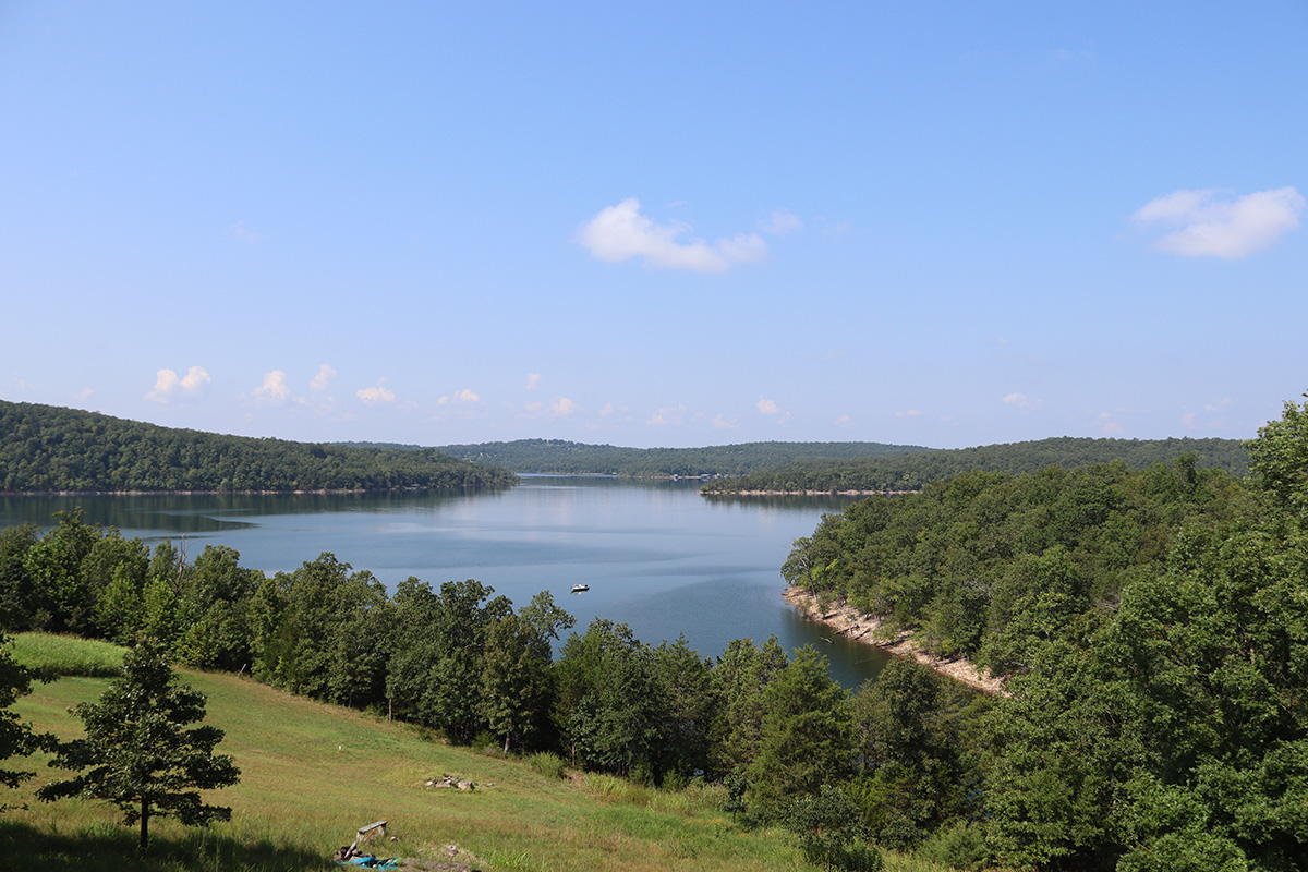 Fishing in Bull Shoals Lake 3