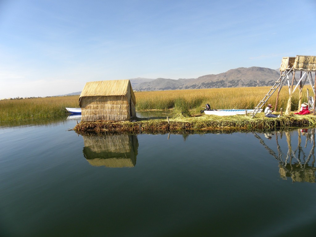 Uros_Boats