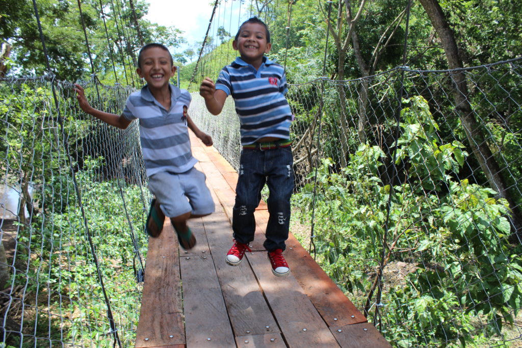 Nicaragua_Bridge_Jump