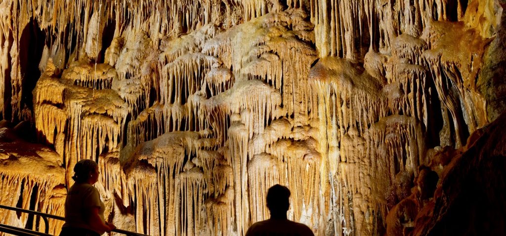 KartchnerCavern ShieldsFormationThroneRoom