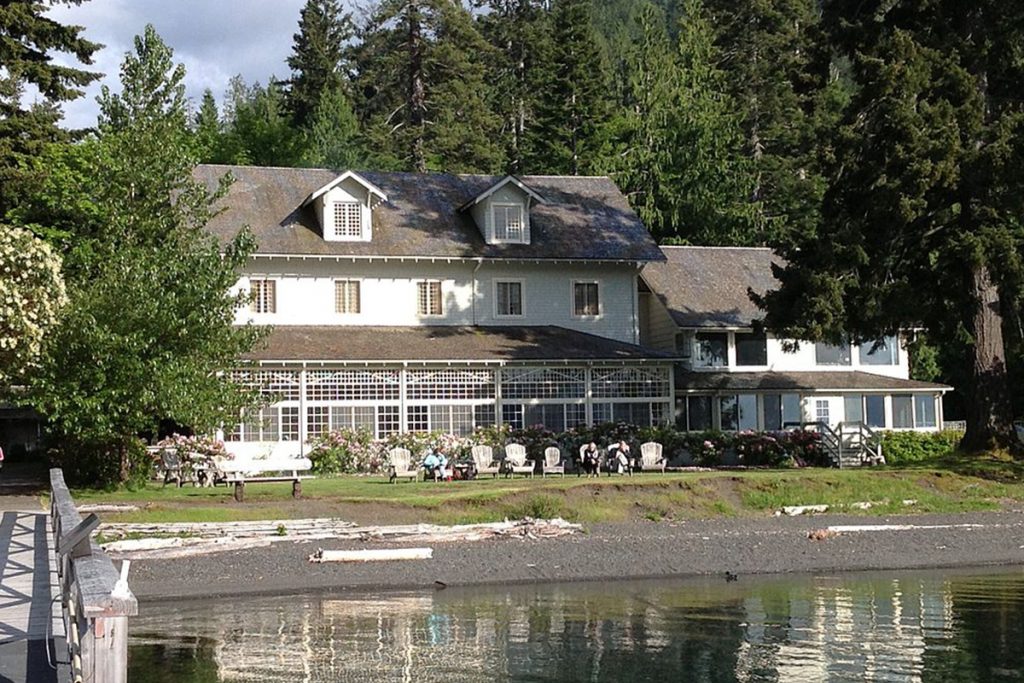 Lake Crescent Lodge